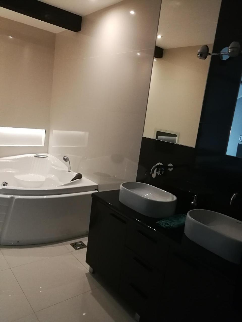נובי סאד Madea Apartments מראה חיצוני תמונה